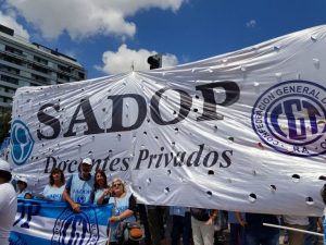 Lee más sobre el artículo SADOP Entre Ríos se movilizó por paritarias libres y el fin del ajuste